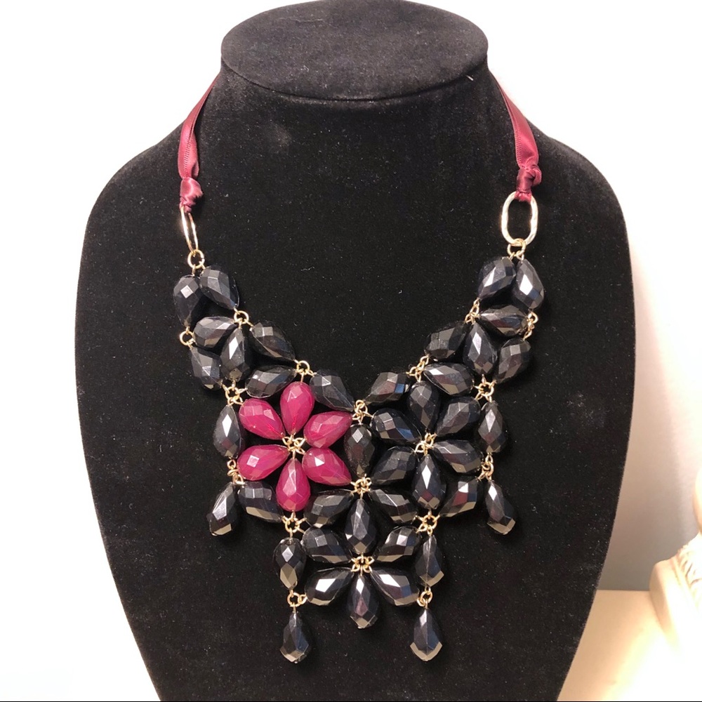 GORGEOUS Black and Pink Flower Gem Necklace